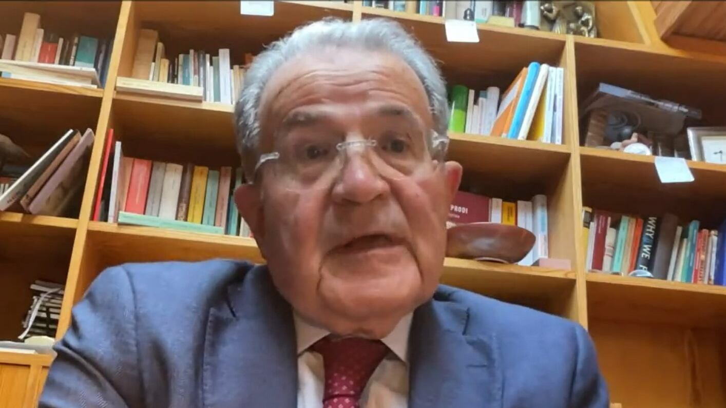 "Non riprenderò la tessera Pd, ma...". L'ultima mossa di Prodi per la Schlein