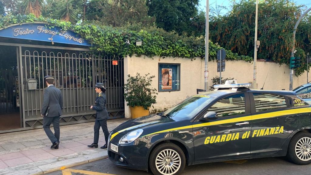 La Guardia di Finanza sequestra il teatro "Zappalà"