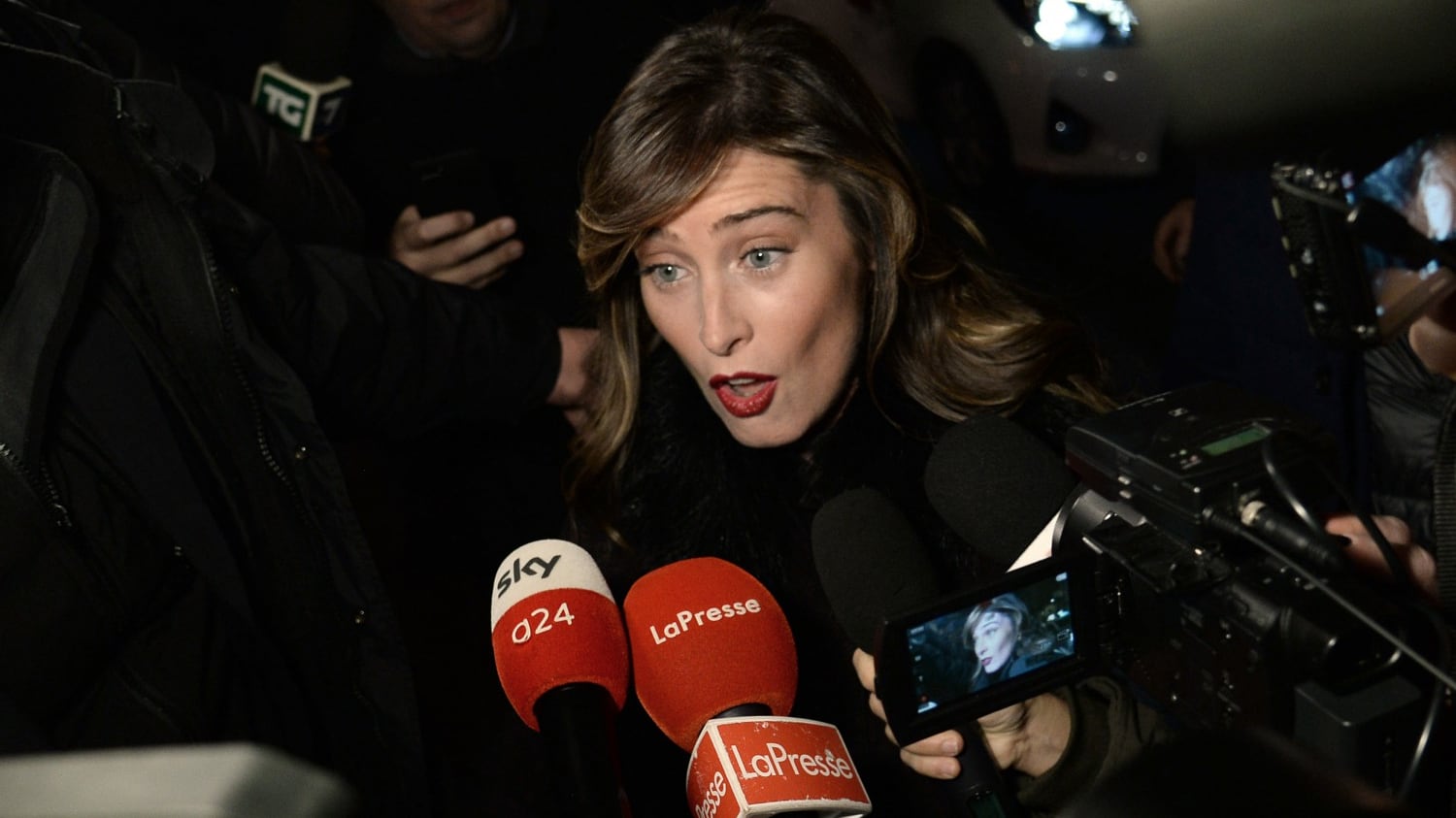 Il bacio tra Salvini e la Boschi manda in tilt il governo