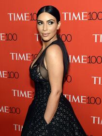 Kim Kardashian, maglietta bagnata senza reggiseno 41
