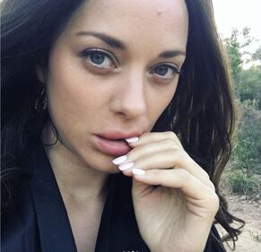 Marion Cotillard, topless optical 11