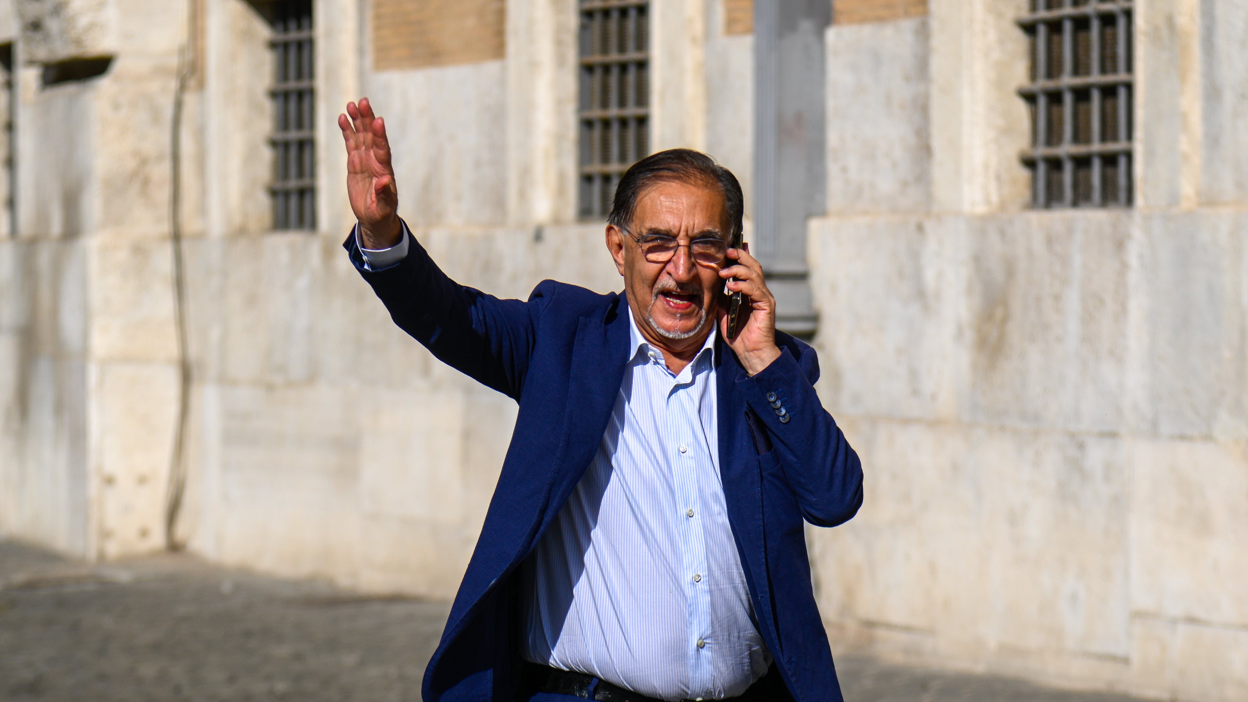 "Ex picchiatori, filonazisti...". La showgirl choc contro La Russa e Fontana