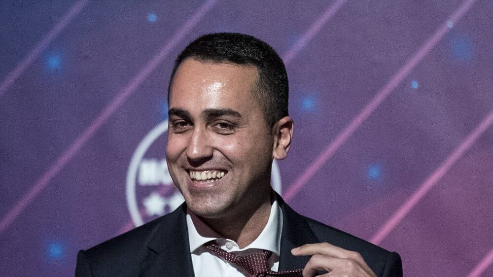 La cravatta di Di Maio finisce tra i cimeli del Movimento