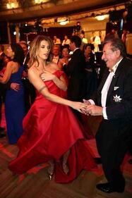Ballo delle debuttanti: sexy incidente per Elisabetta Canalis 10