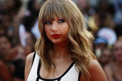 Taylor Swift con un tweet sbaraglia Apple 11