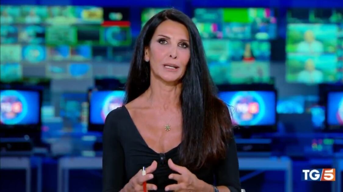 "Nascere maschi è nella natura, diventare uomini è complicato". L'intervento della giornalista del Tg5 diventa virale
