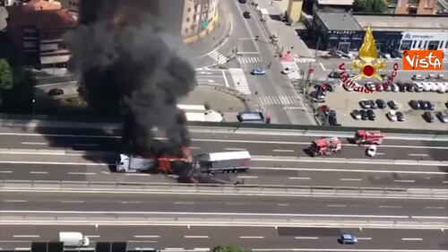 Inferno sulla A14: le foto dall'elicottero 8