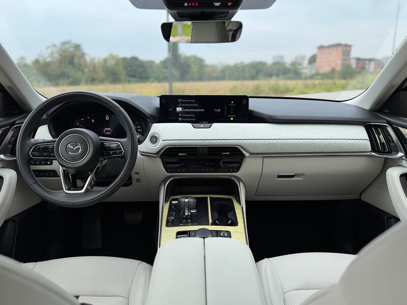 Mazda CX-60 PHEV: la gallery della rinnovata suv giapponese 16