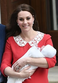 Kate Middleton raggiante dopo il parto 12