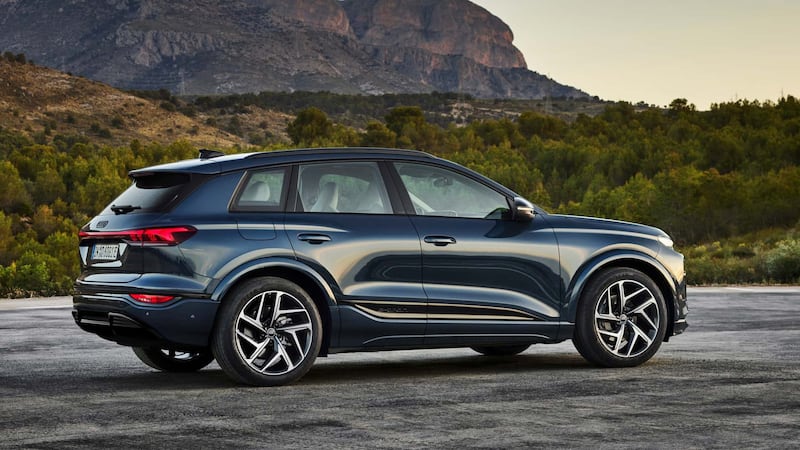 Nuova Audi Q6 e-tron, guarda tutte le foto 1