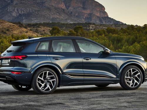 Nuova Audi Q6 e-tron, guarda tutte le foto