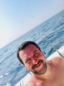 Salvini in vacanza a Milano Marittima, tra spiaggia, mare e discoteca 1