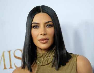 Kim Kardashian, nudo completo allo specchio 10