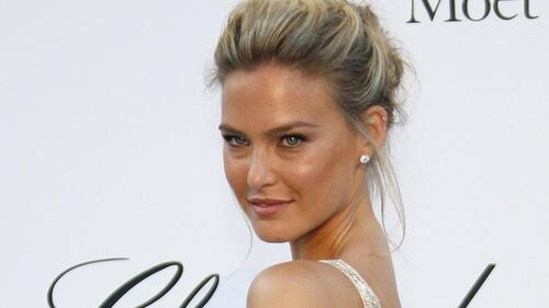 Bar Refaeli, sexy sposa per il migliore amico 25