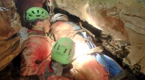 Il salvataggio della speleologa dall'Abisso Bueno Fonteno 3