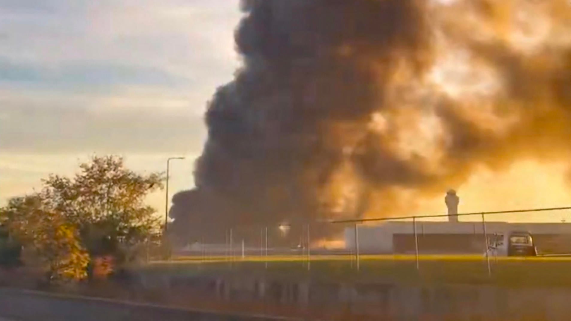 Usa, incidente di aereo cargo a Louisville: almeno sette morti