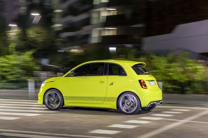 Abarth 500e 19