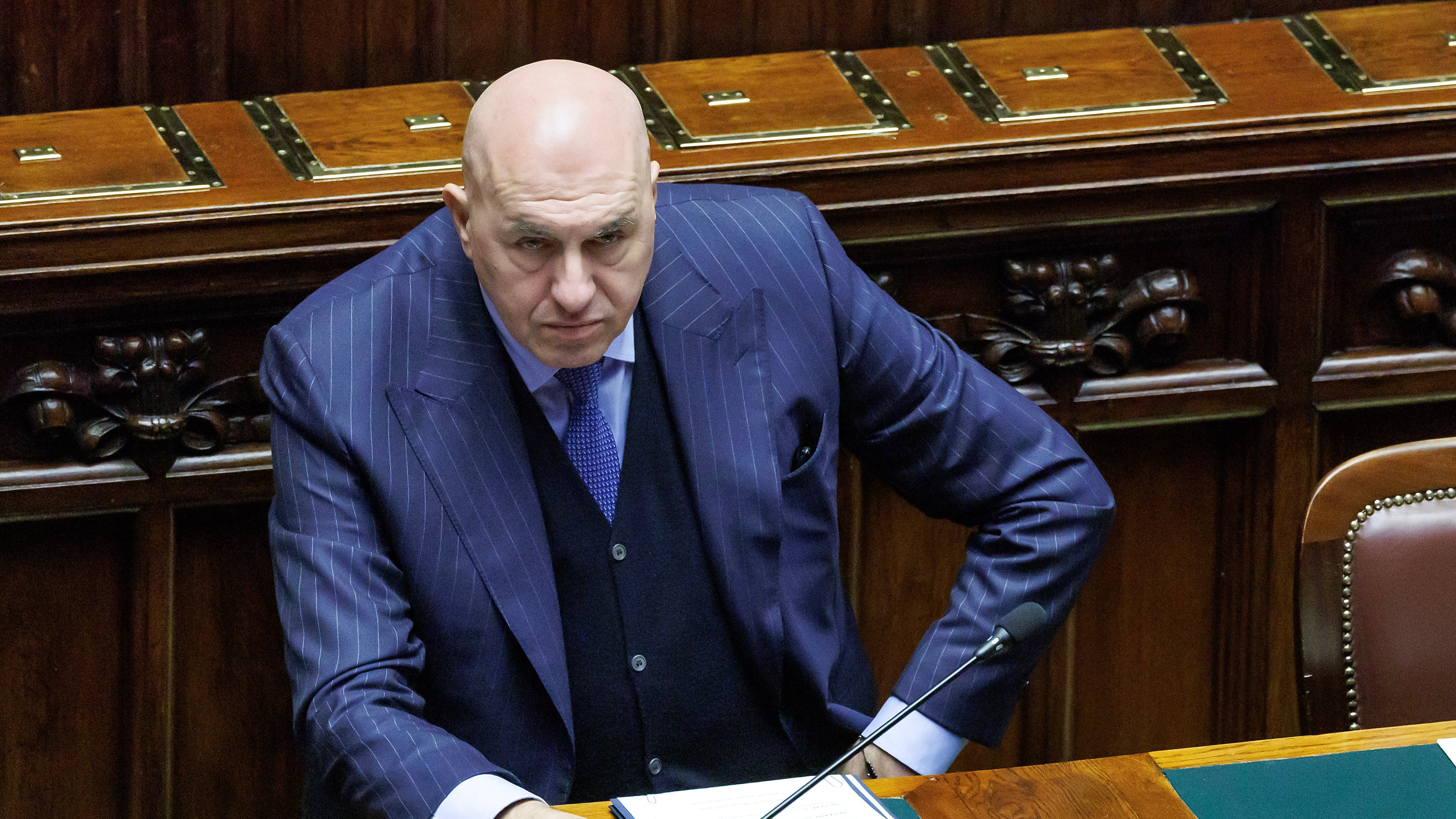 Spionaggio russo, allarme di Crosetto. "Sono dappertutto. E noi non abbiamo gli anticorpi giusti"