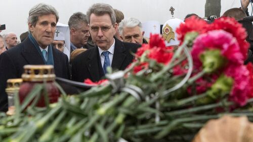 John Kerry al Maidan di Kiev 2