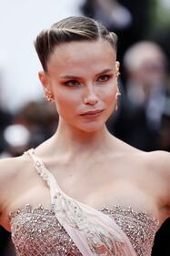 Natasha Poly, la supermodella russa a Cannes 4