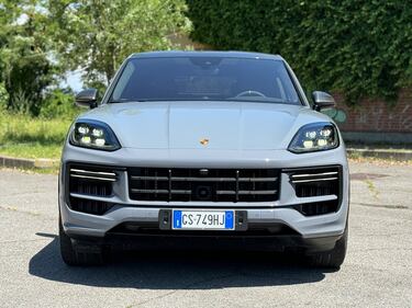 Porsche Cayenne Coupè GT: il video in pillole del super SUV ibrido da 740 CV 4