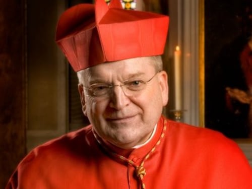 Il cardinale Burke sui migranti: "Limitare l'ingresso di islamici"