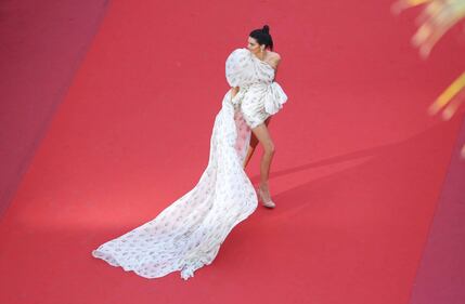 Sulla Coisette il velo di Kendall Jenner 18