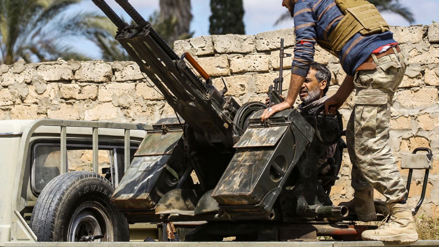 Libia, ora Conte si accorge che arrivano i terroristi