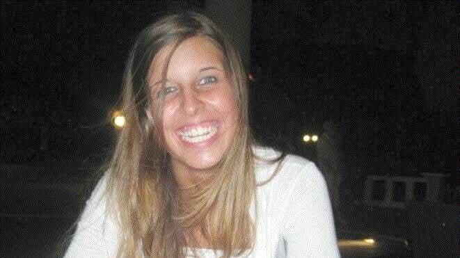 "Noi e l'assassino di nostra figlia ci incontriamo alle poste". Il racconto del padre di Erika Preti