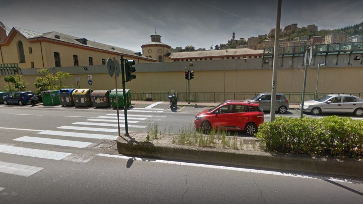 Genova, agenti aggrediti da detenuti stranieri finiscono in ospedale