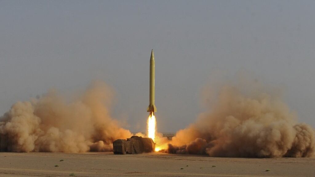 Iran, lanciato nuovo missile balistico