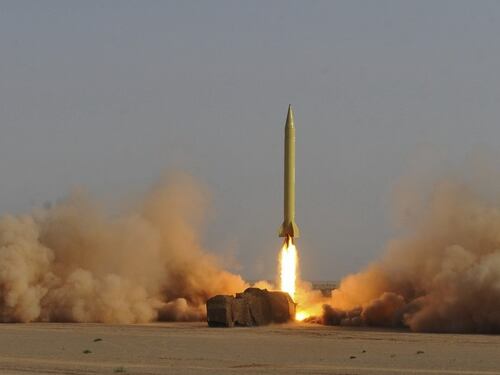 Iran, lanciato nuovo missile balistico