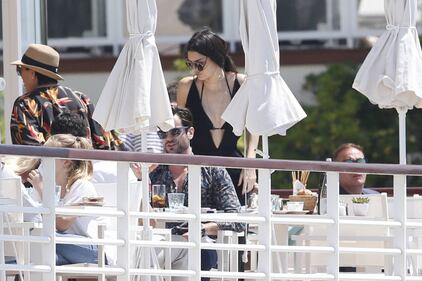 Kendal Jenner, ​relax a Cap d'Antibes 4