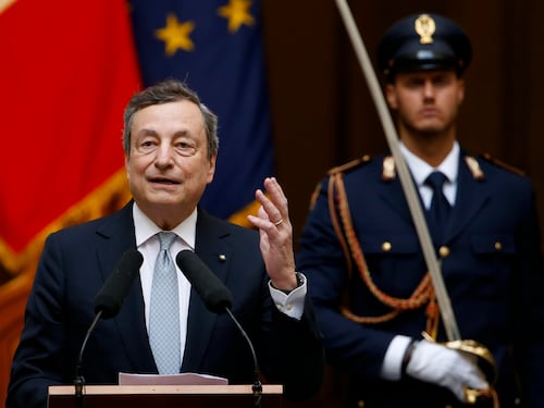 L'ultima trattativa che divide i partiti. E Draghi è pronto a parlare al Paese