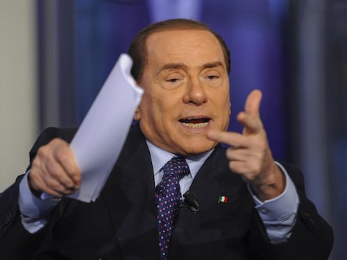 La cura del video: il Cav funziona, il Prof crolla