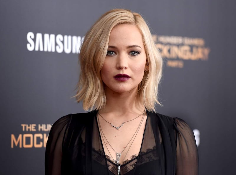 Jennifer Lawrence, sexy abiti 12