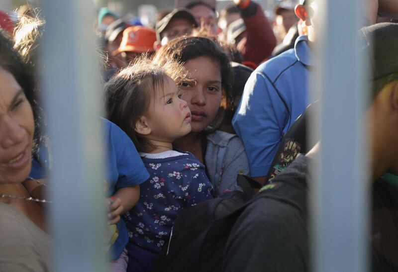 Migranti al confine con il Messico 9