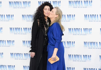 Cher e Meryl Streep, bacio lesbo in foto 4