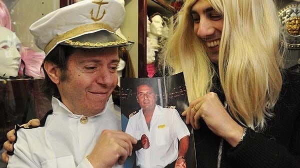 Schettino affonda Zorro. L'Italia ora si maschera così