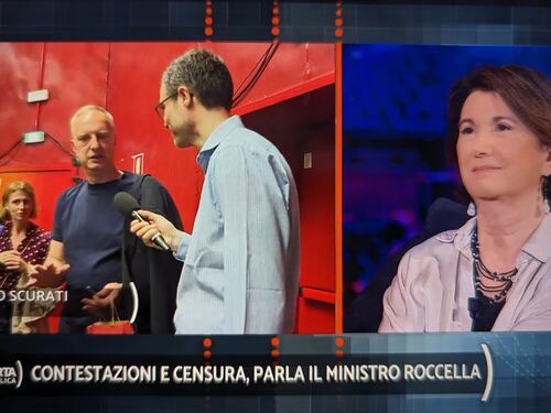 "È solidale con la Roccella?". Ma Saviano e Scurati reagiscono così