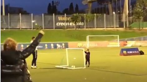 Piqué junior segna un gol: Shakira si scatena nell'esultanza