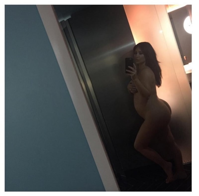 Kim Kardashian nuda su Instagram: foto 19