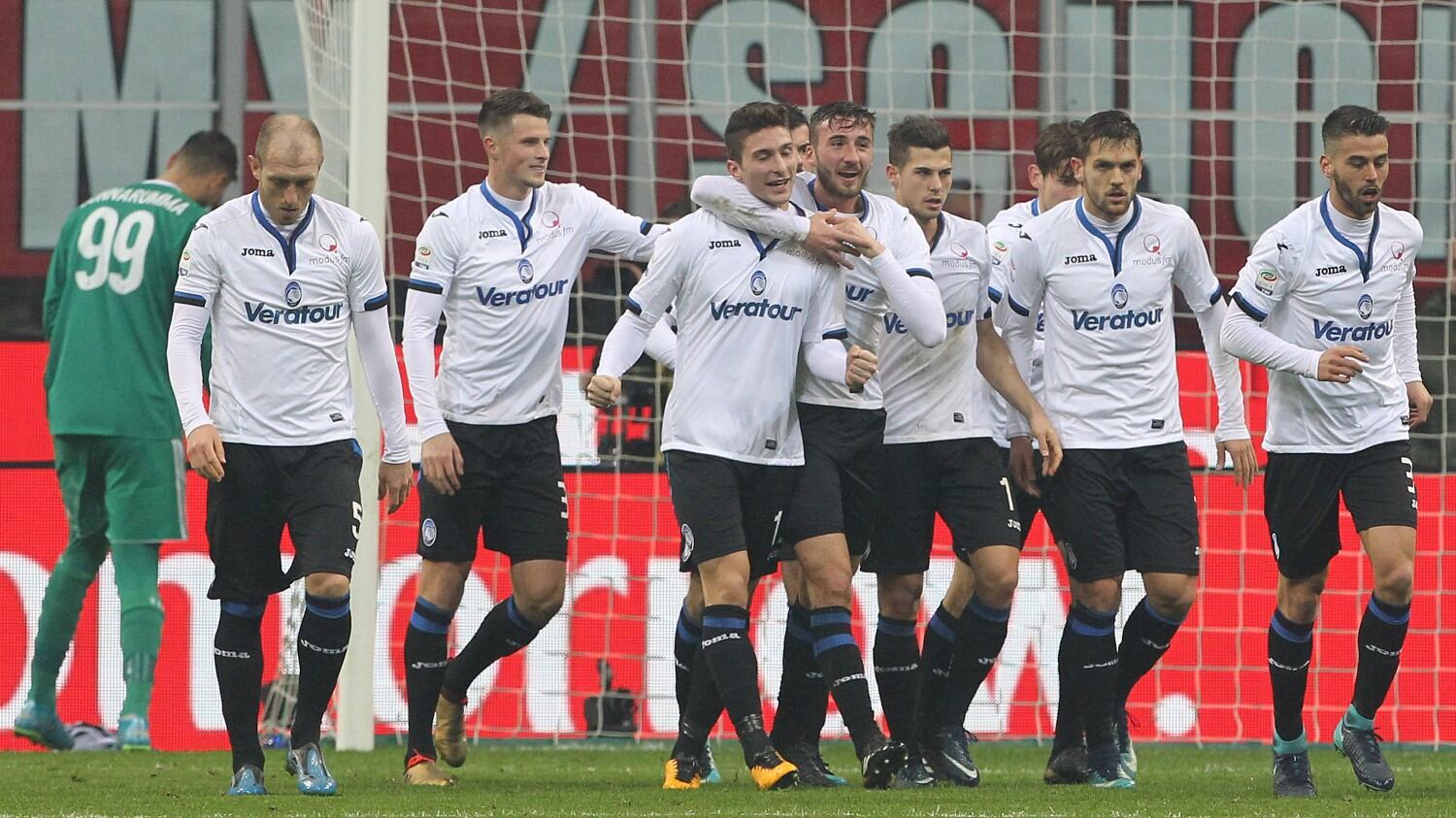 Notte fonda per il Milan al Meazza: l'Atalanta vince 2-0