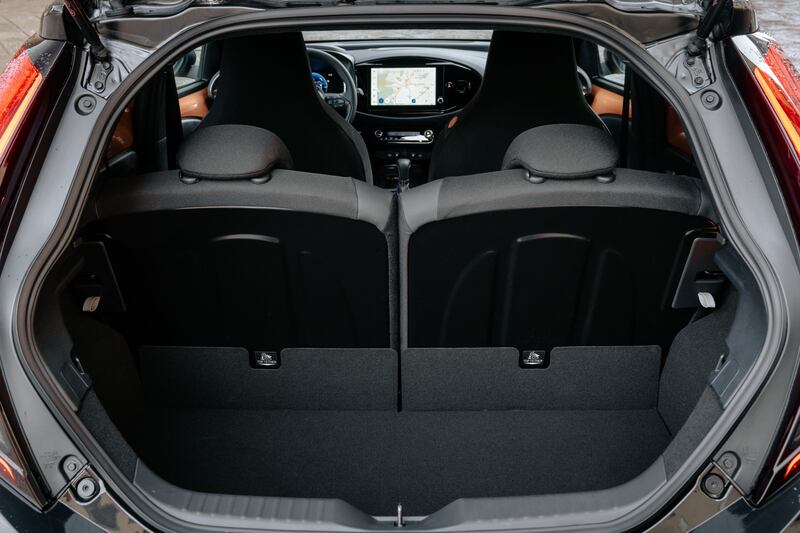 Nuova Toyota Aygo X Hybrid: guarda la gallery 19