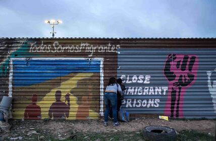 I prototipi del muro anti migranti con il Messico 6
