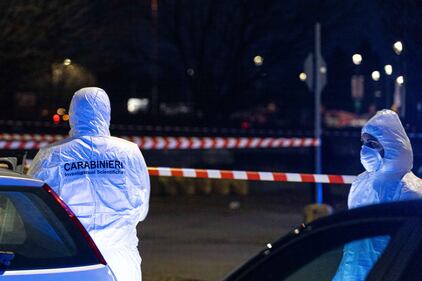 Accoltellata alle spalle dall'ex, l'orrore a Giussano: le immagini dalla scena 9