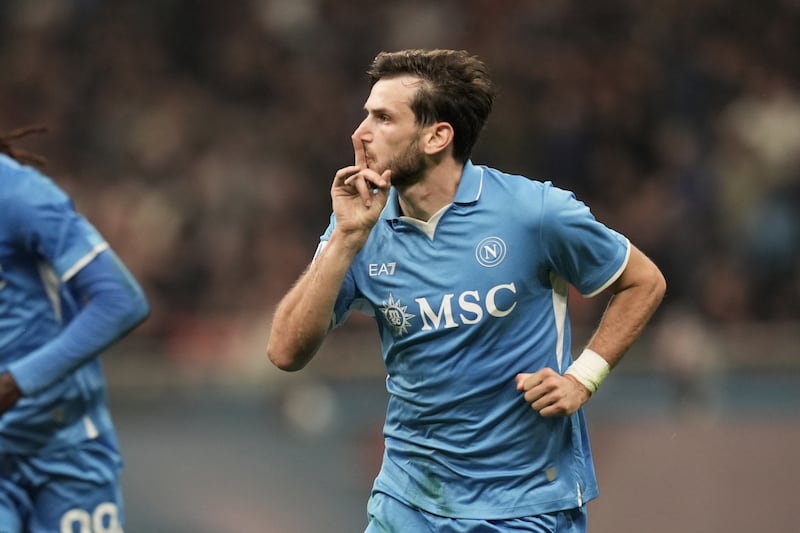 Il silenzio di Conte è sempre più... furioso. E la piazza teme che il tecnico se ne vada