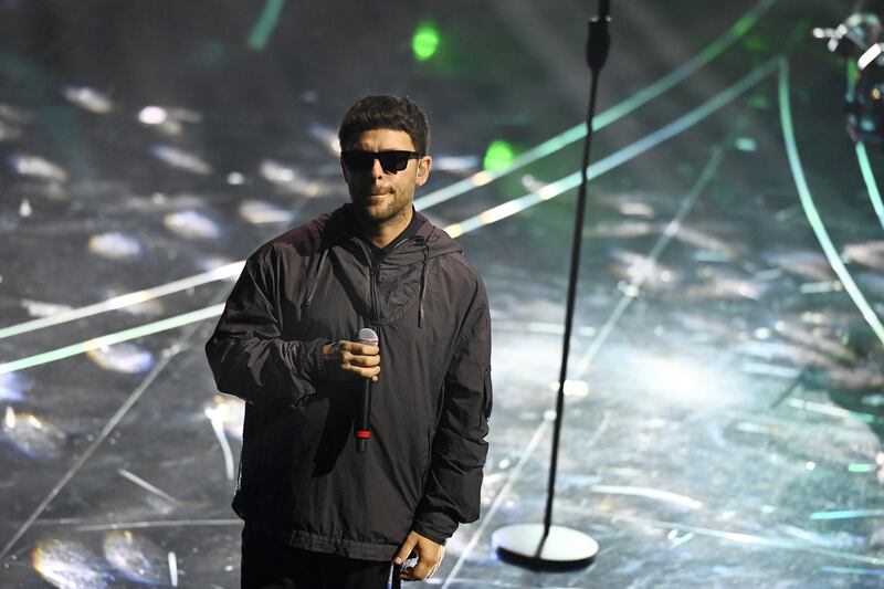 Sanremo 2024: ecco il look della seconda serata del Festival di Gazzelle 6