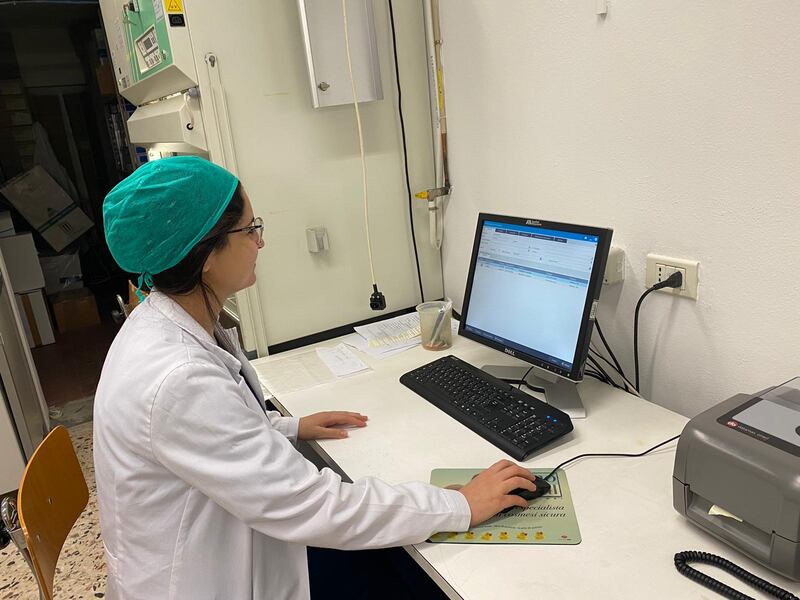 Qui vengono validati i tamponi: viaggio nel laboratorio del policlinico di Palermo 3