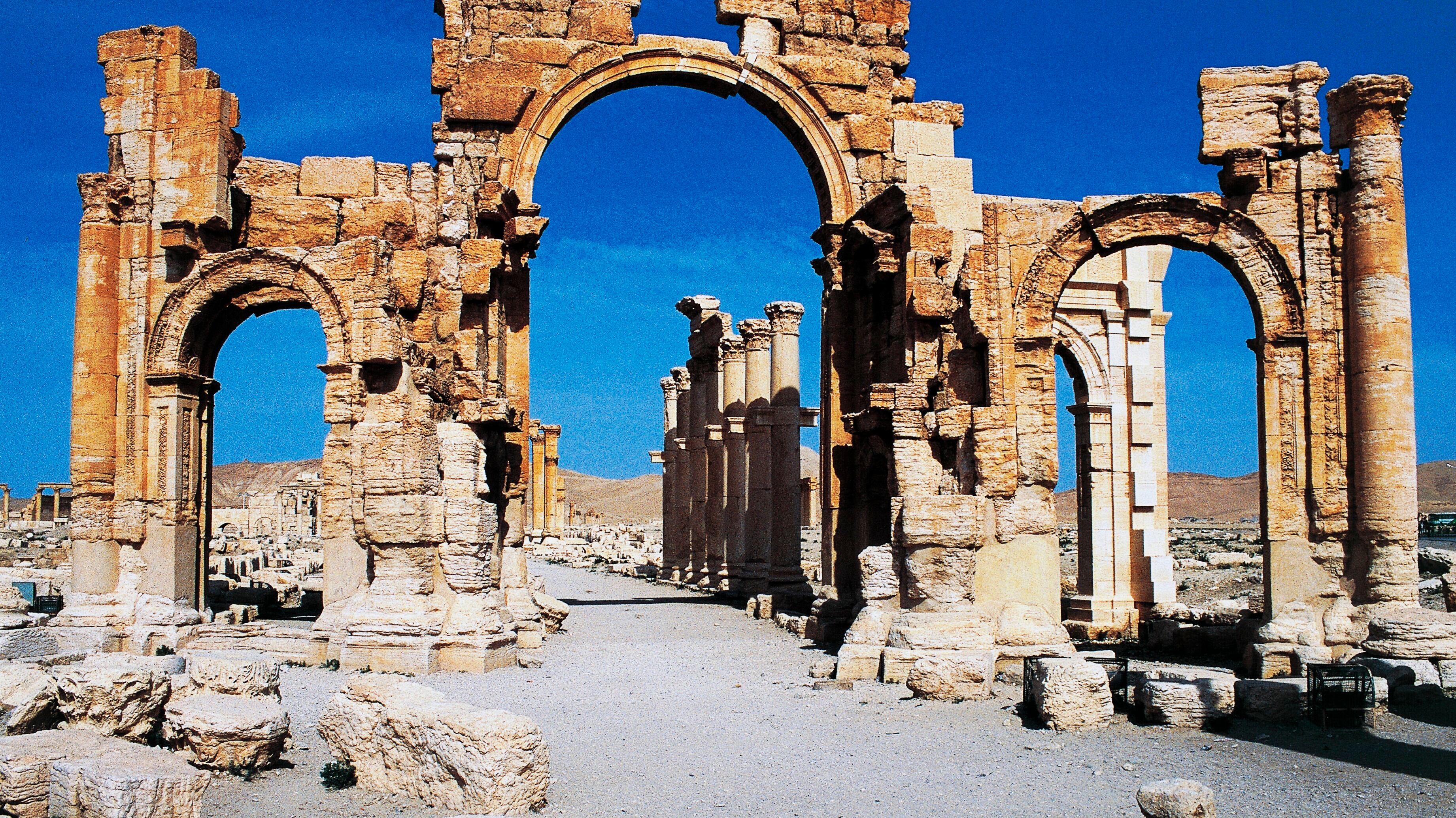 Nuova distruzione a Palmira. Isis rade al suolo l'Arco di Trionfo